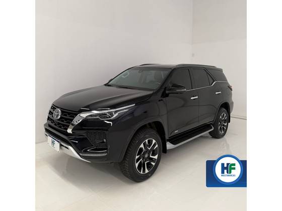 TOYOTA HILUX SW4 2.8 D-4D TURBO DIESEL SRX 7L 4X4 AUTOMÁTICO